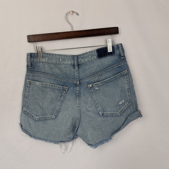 Women's size 6 Distressed Shorts - Picture 2 of 8